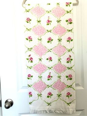 Vintage Lady Pepperell Bath Towel 39x23-Pink Floral Cottage Shabby Chic